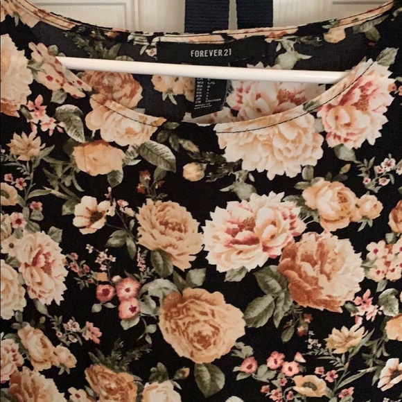 Floral Top - Picture 2 of 2